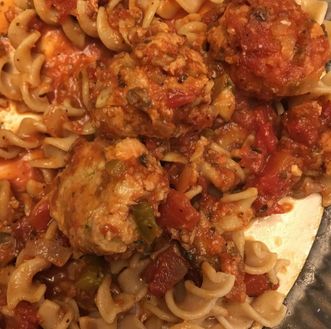 Picture healthy chicken meatballs and sauce